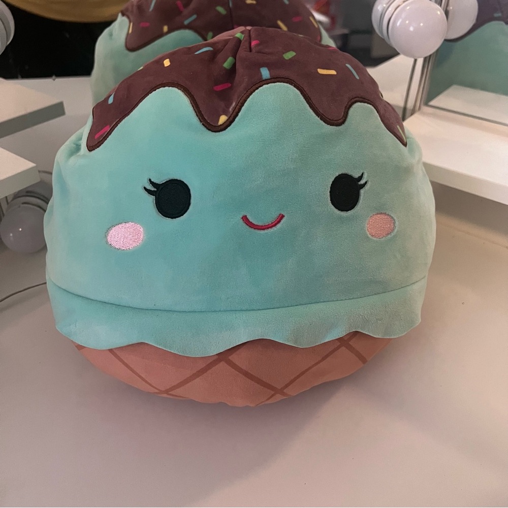 Squishmallows -Flip A Mallows- Ice Cream/Cinnamonroll
